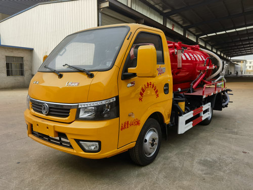 藍(lán)牌真空吸污車加裝灑水系統(tǒng) 一車多用